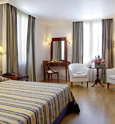 THEOXENIA PALACE - 3 Hotels