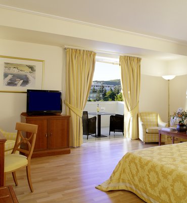 THEOXENIA PALACE - 4 Hotels